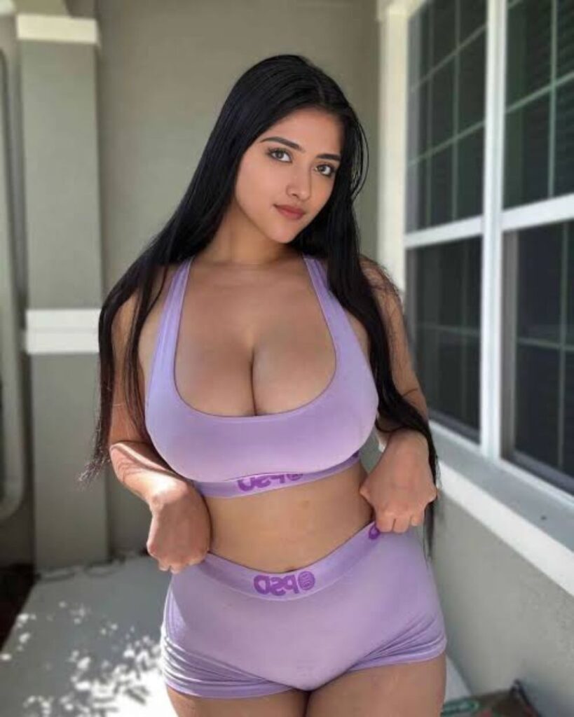 Aanya Advani sexy image