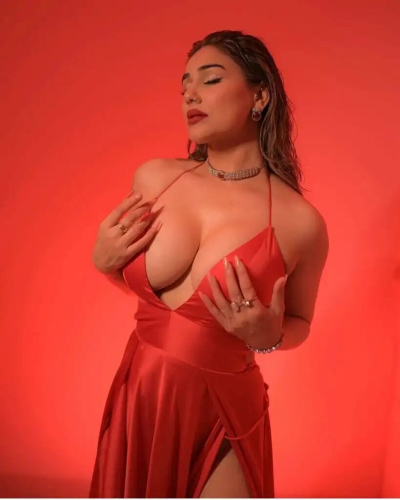 Kangana Sharma boobs