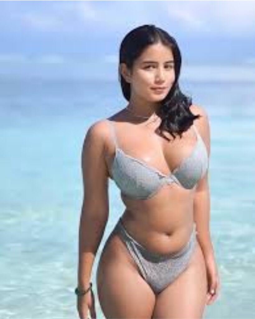 moreadult Lucky Rajor bikini image