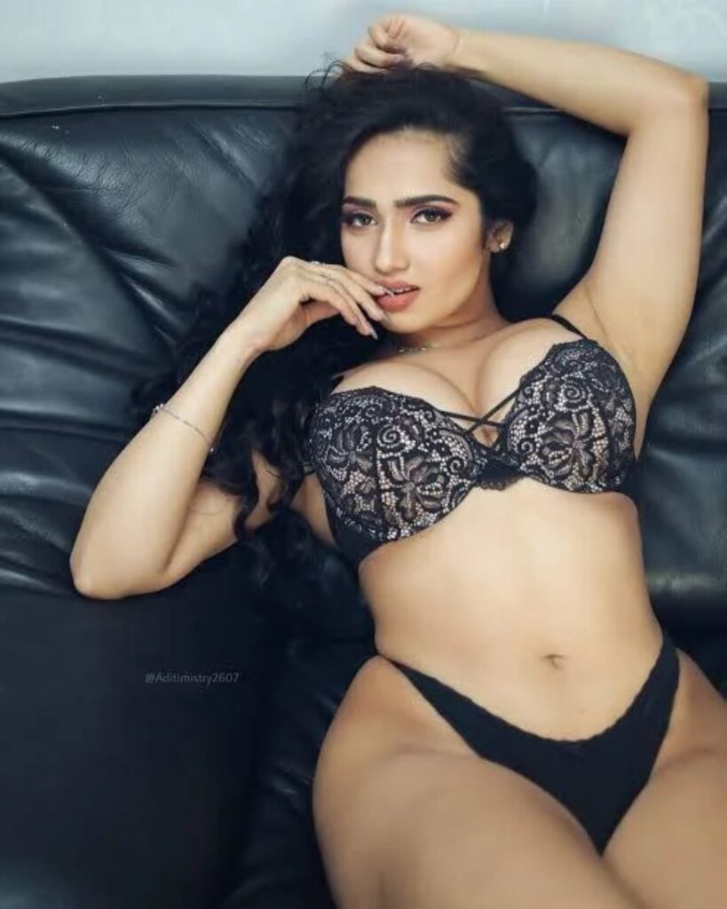 Aditi Mistry sexy pic