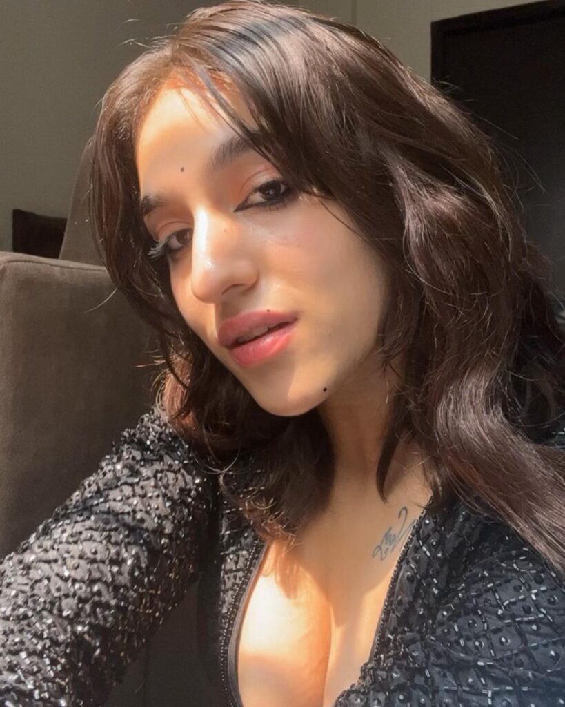 moreadult Deeksha Gulati hot photo