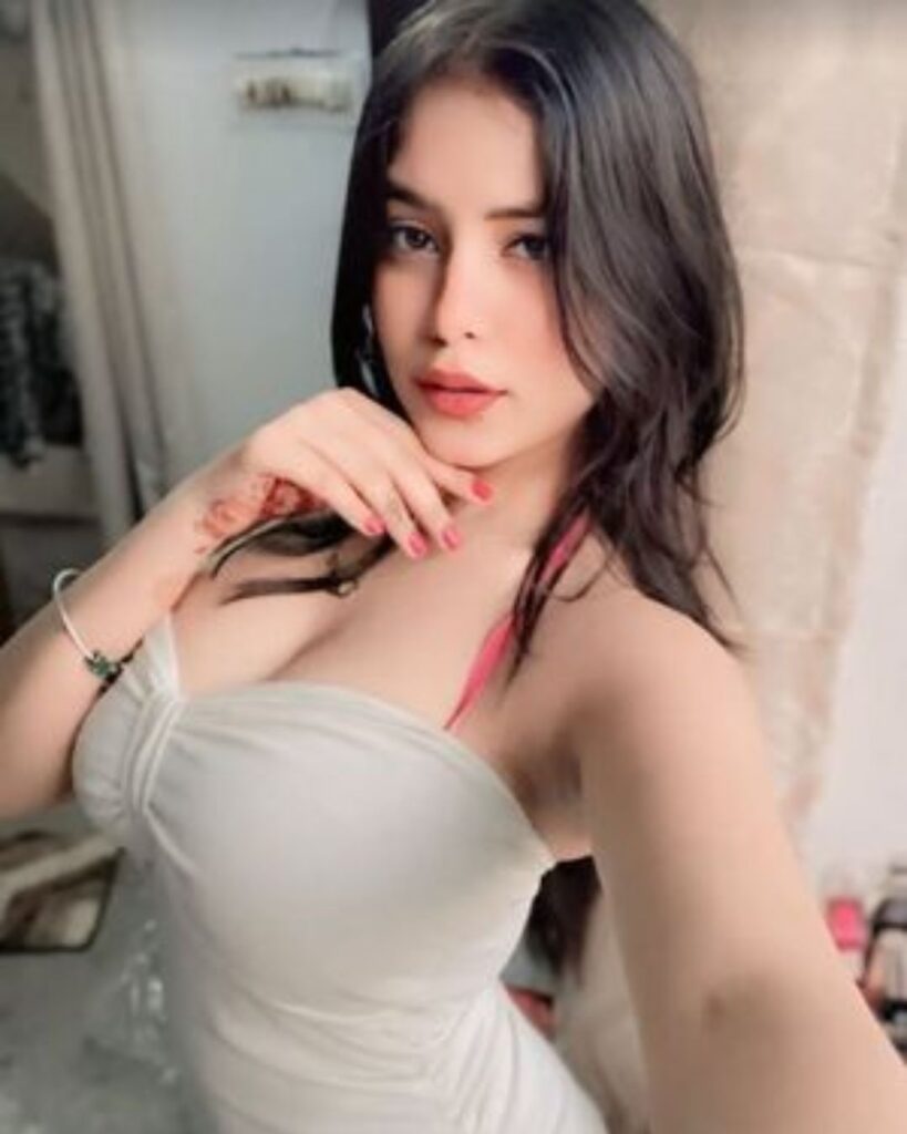 Shanaya Katiyan sexy pic