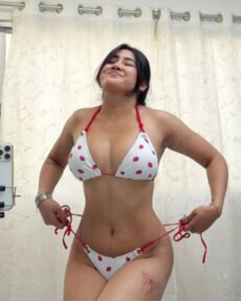 Sofia Ansari Sexy Photo